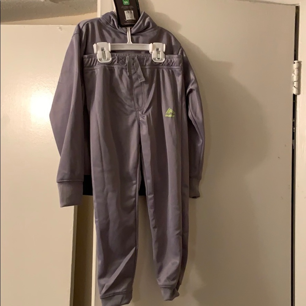 Little boys Reebox jogging set - Picture 3 of 4